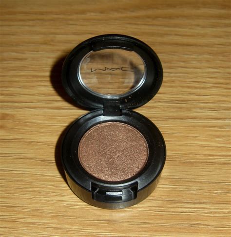 bronze mac eyeshadow